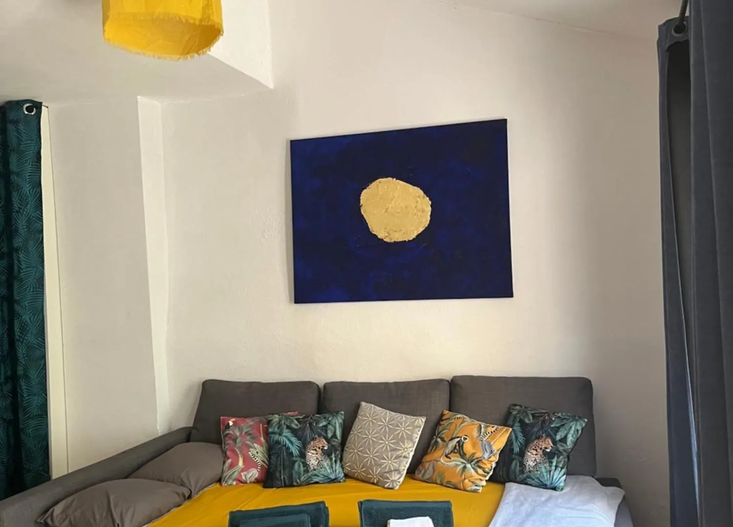 Studio Avec Terrasse Sur Cour, Authentique, Calme Avignon 0*,  France